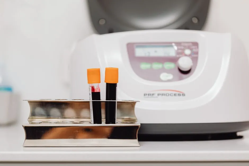 The processing of autologous blood to separate platelet-rich plasma